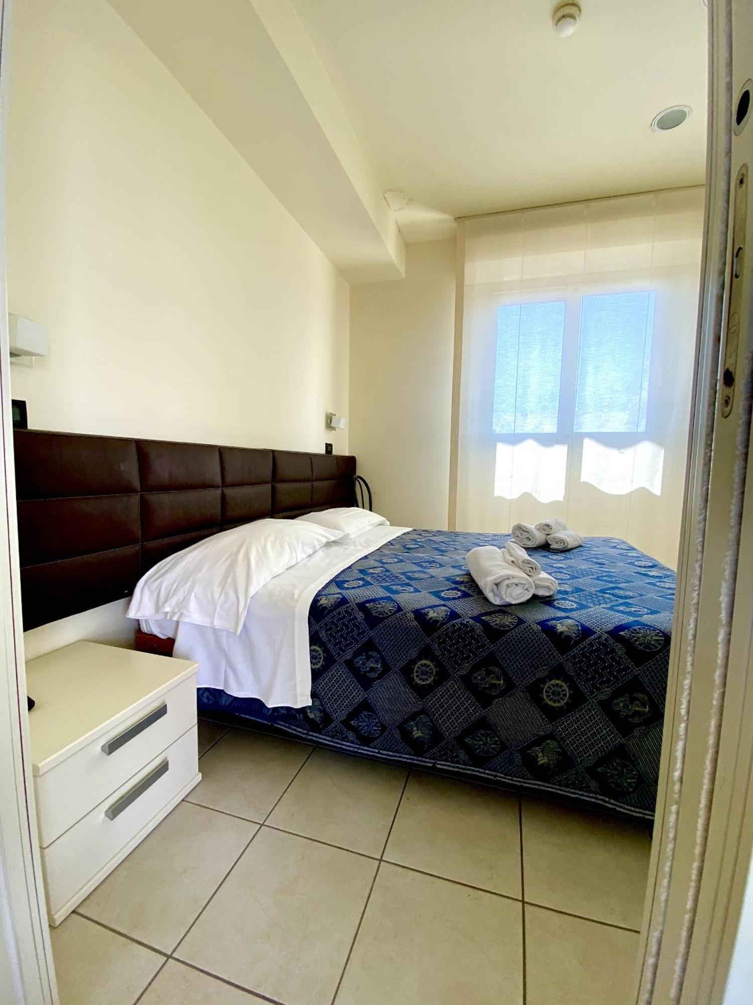 Hotel Avana Fronte Mare Риччоне Номер фото