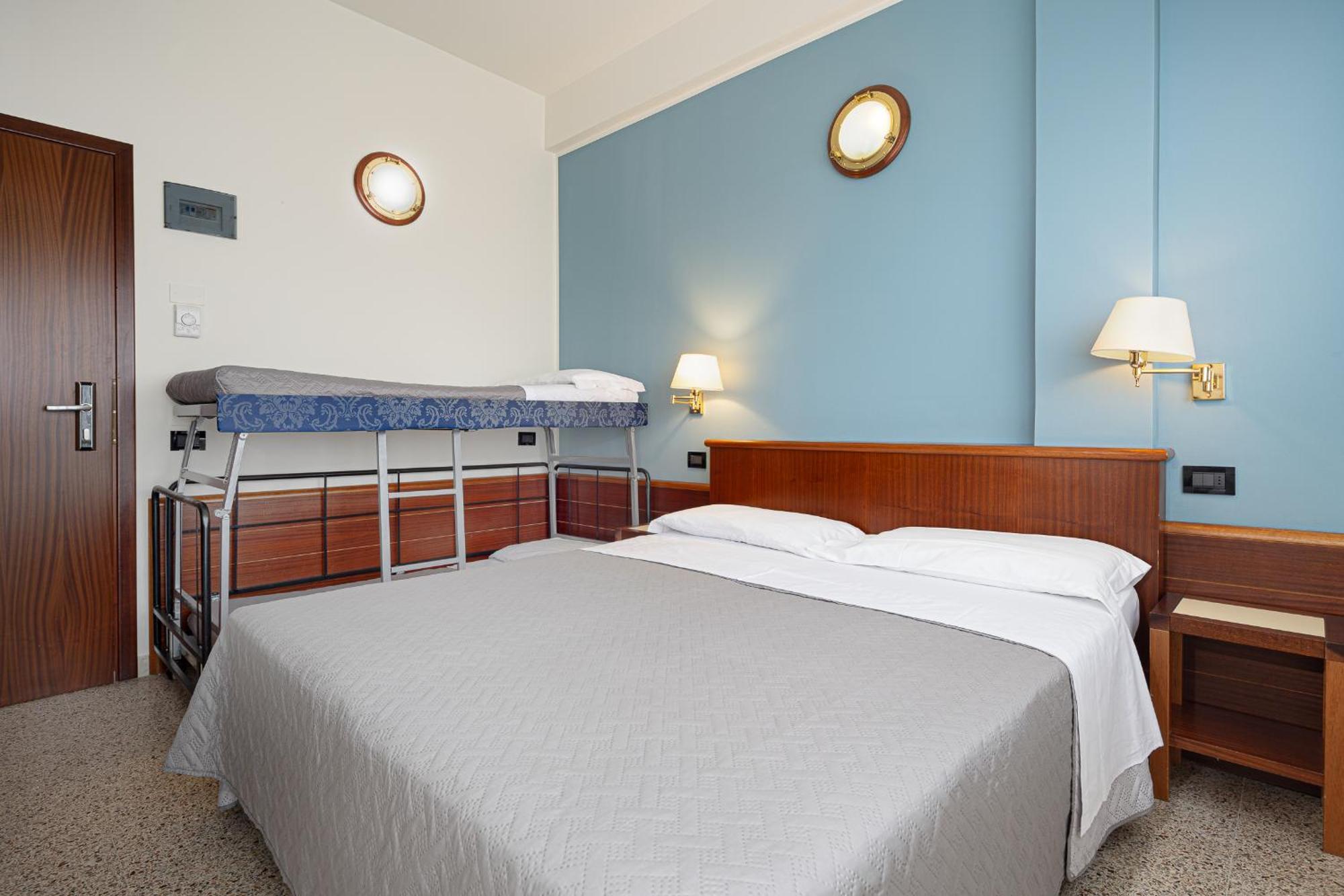 Hotel Avana Fronte Mare Риччоне Экстерьер фото