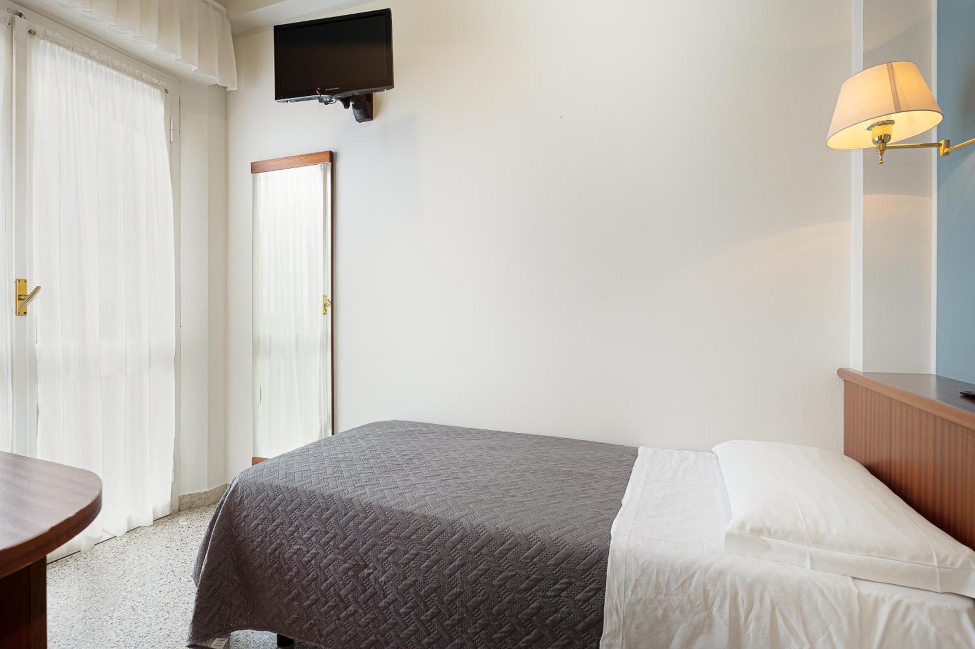 Hotel Avana Fronte Mare Риччоне Экстерьер фото