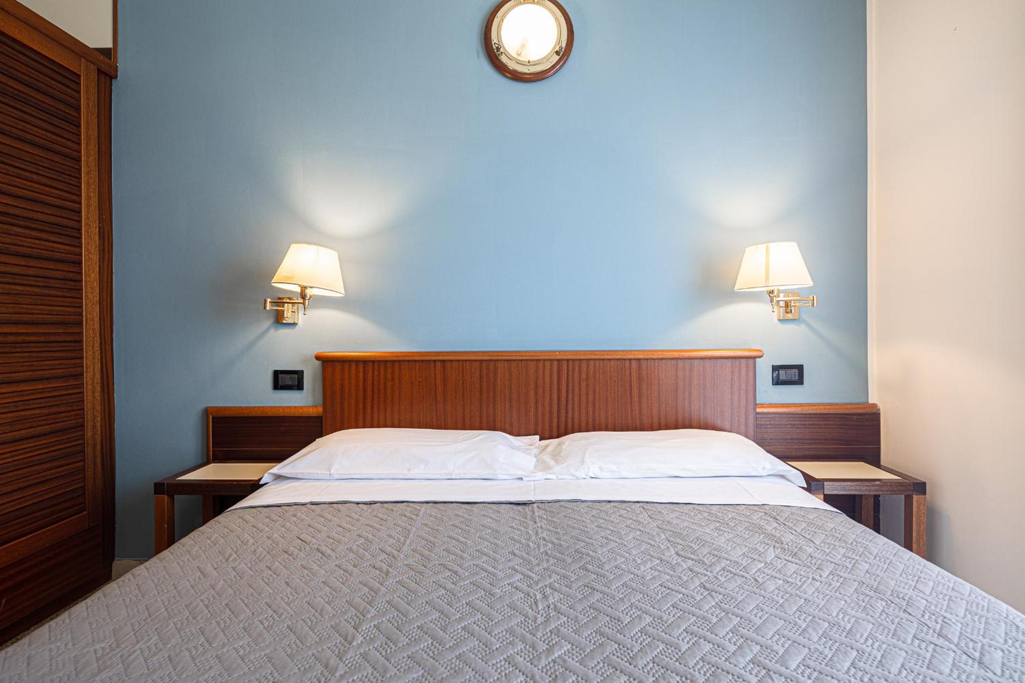 Hotel Avana Fronte Mare Риччоне Экстерьер фото