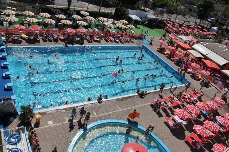 Hotel Avana Fronte Mare Риччоне Экстерьер фото